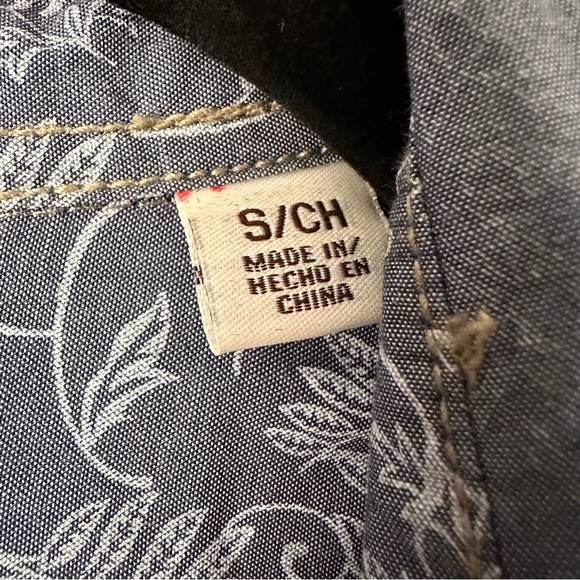 Weatherproof Chambray Button Down Top | Blue Chambray - Picture 3 of 10